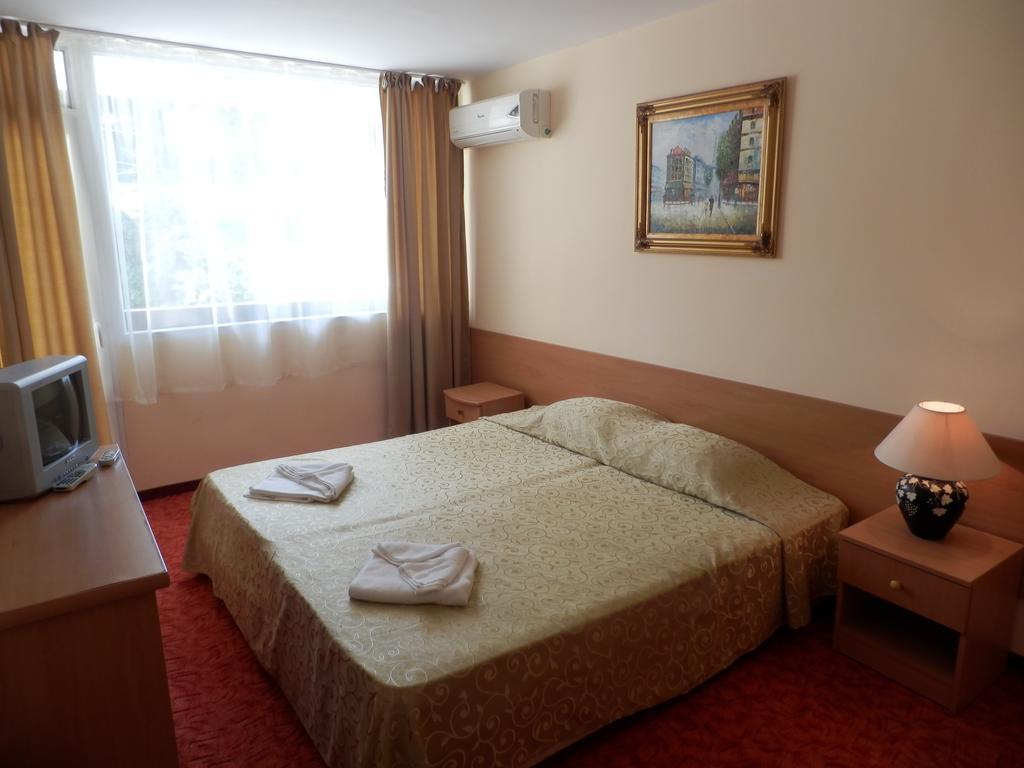 Ahilea Hotel - Free Pool Access Balchik Exterior photo